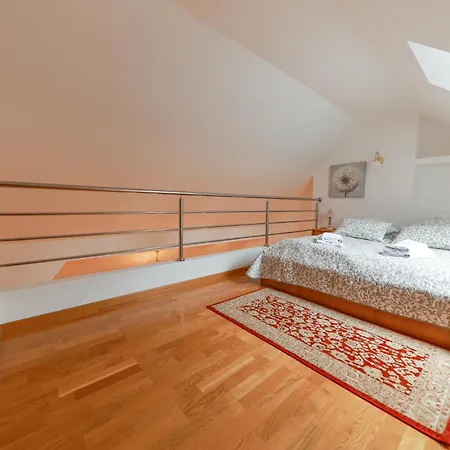 At Golf Apartament *